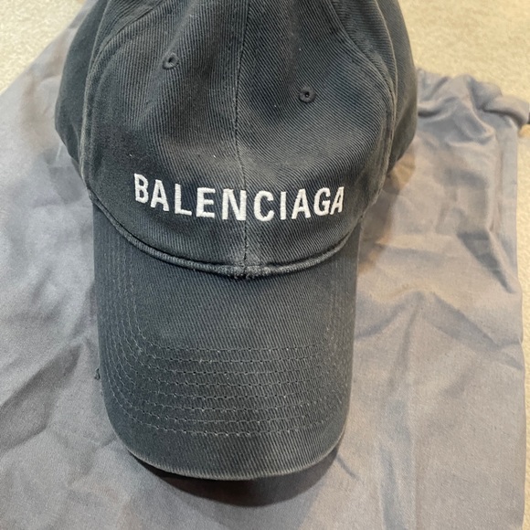 Balenciaga Hat - Picture 5 of 7